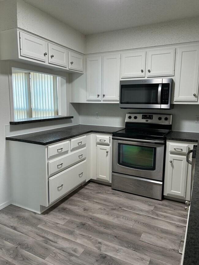 Building Photo - 4342 Esmond Dr