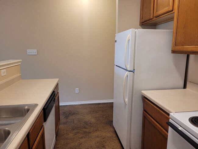 Building Photo - 10818 Mathom Landing