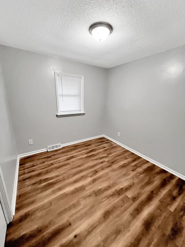 Building Photo - 1303 Michele Dr