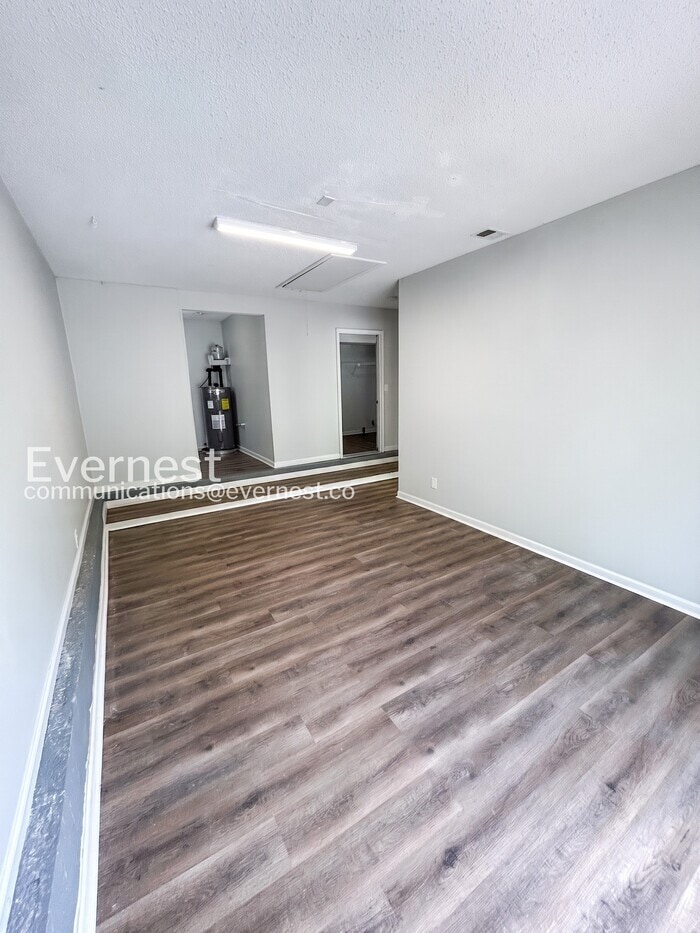 Building Photo - 9601 Marshbrooke Rd