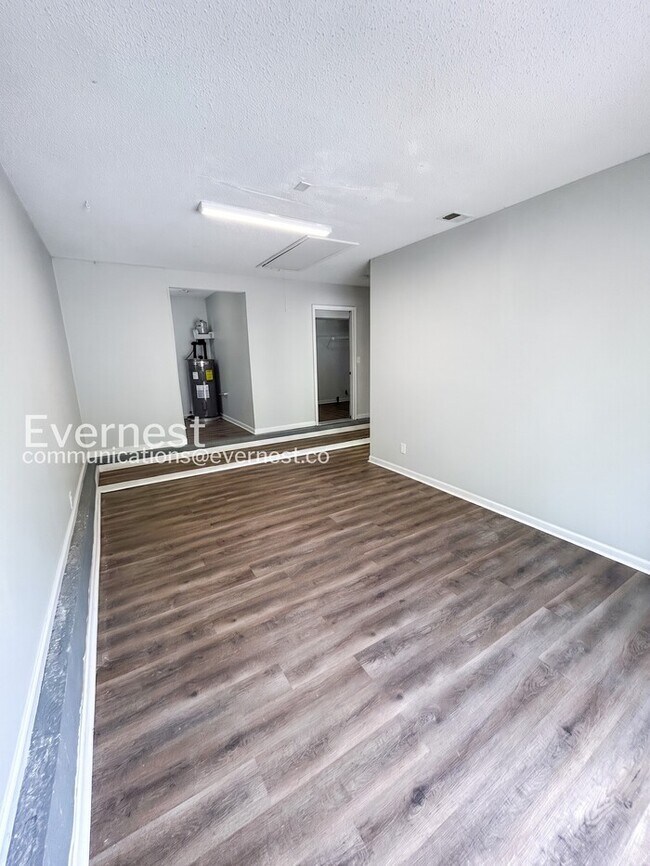 Building Photo - 9601 Marshbrooke Rd