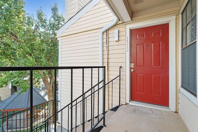 Building Photo - 2750 Holly Hall St