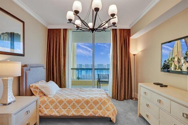 Building Photo - 17875 Collins Ave