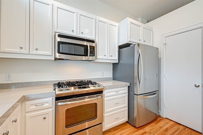 Building Photo - 11315 S Main St