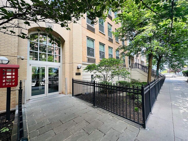 Building Photo - 149 Essex St