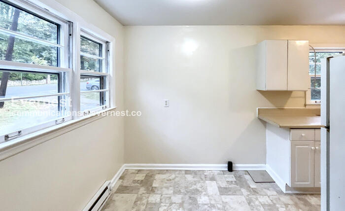 Building Photo - 3205 Alta Vista Dr