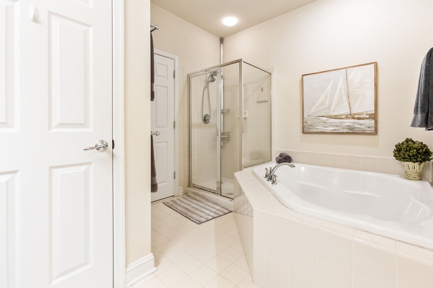 Building Photo - 20657 Sibbald Sq