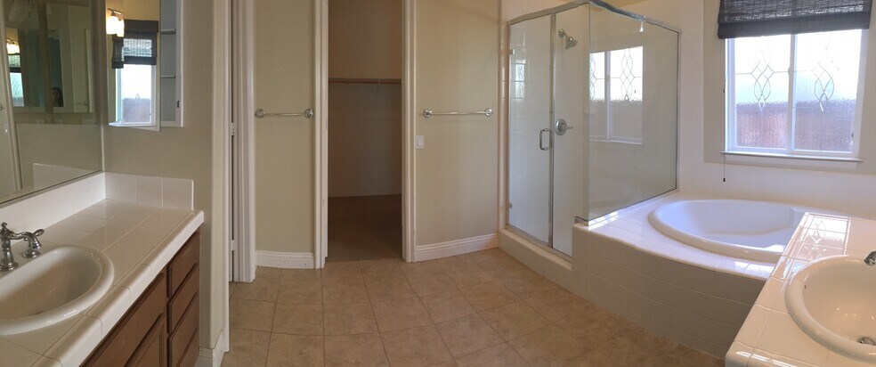 Building Photo - 36159 Blue Hill Dr