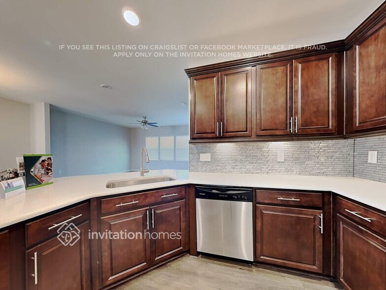 Building Photo - 1801 Birdhouse Ln