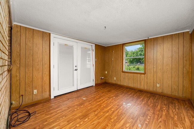 Building Photo - 2020 Clover Ln