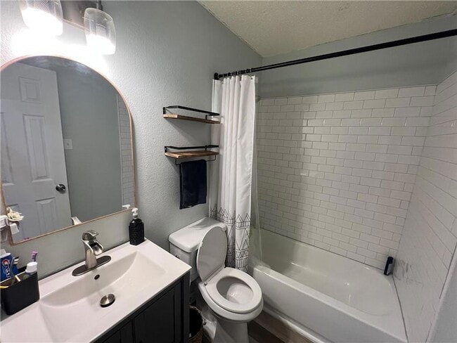 Building Photo - 303 Timber Ridge Dr