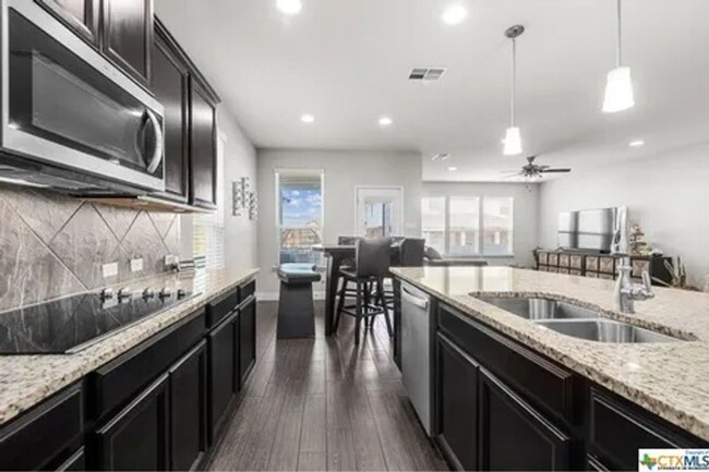 Building Photo - Spacious 4BR House in Harker Heights