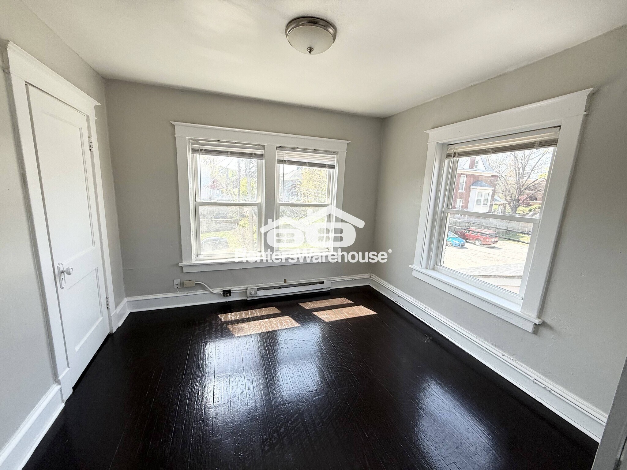 Building Photo - 3113 Thompson Ave