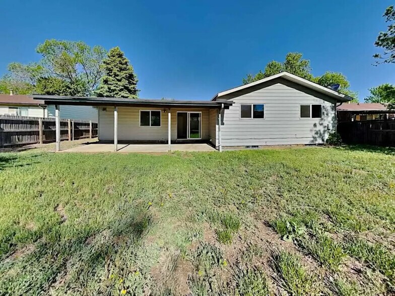 Building Photo - 5437 Crystal St