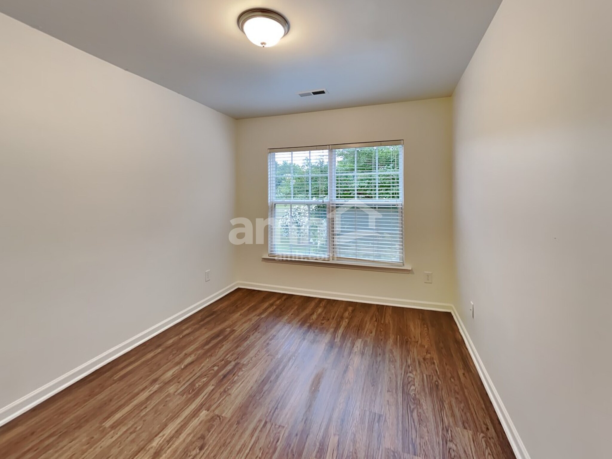 Building Photo - 1625 Essexwood Dr