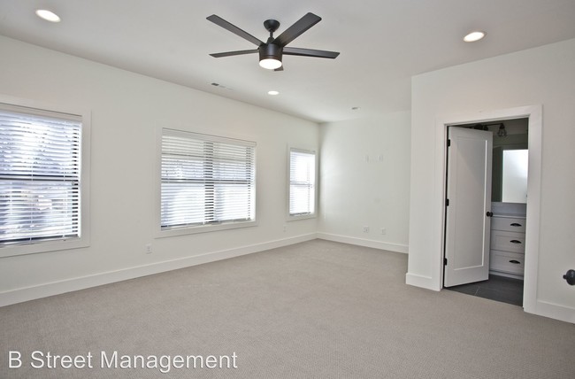 Building Photo - 4 br, 3.5 bath House - 329 SW D Street