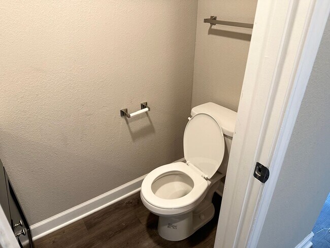 Building Photo - 3 Bed Townhome in Grain Valley