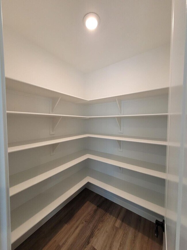 Building Photo - Stunning Newer Home In Caldwell!