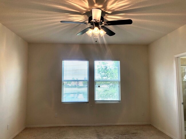 Building Photo - Nice 3/2.5 Two Story Condo in East Orlando!