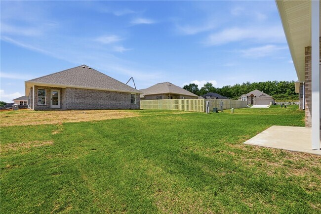 Building Photo - 5109 Vista Ave
