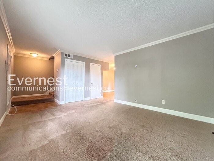 Building Photo - 396 Promenade Ct