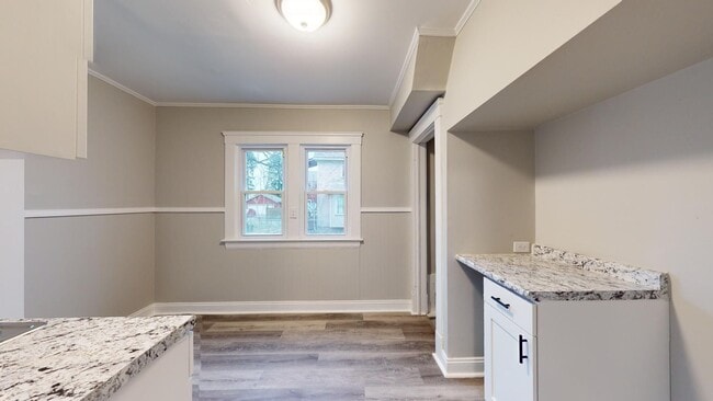Building Photo - Brooklyn Centre neighborhood - 3  bedroom/...
