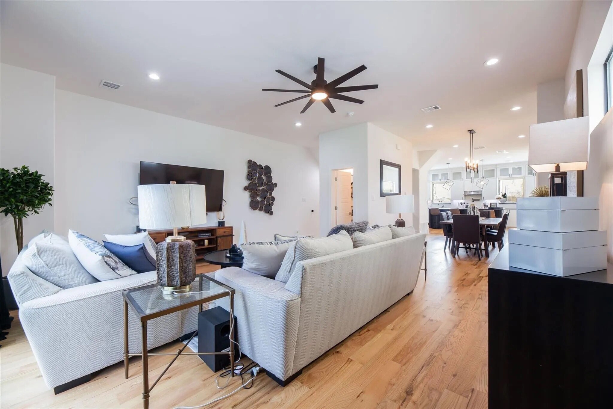 Building Photo - Room in Duplex on Avenue L
