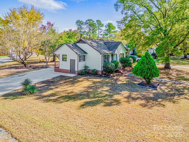 Primary Photo - 7605 Bramblewood Dr