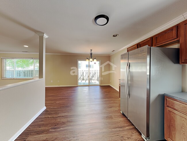 Building Photo - 10850 Chestnut Heath Court