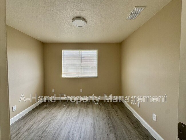 Building Photo - 522 Australian Way