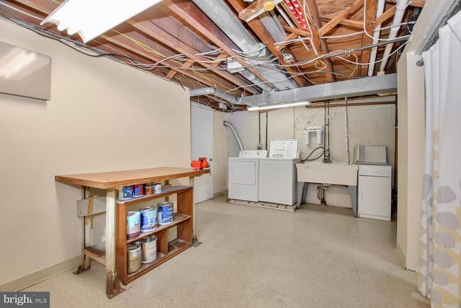 Building Photo - 1466 Bluejay Rd