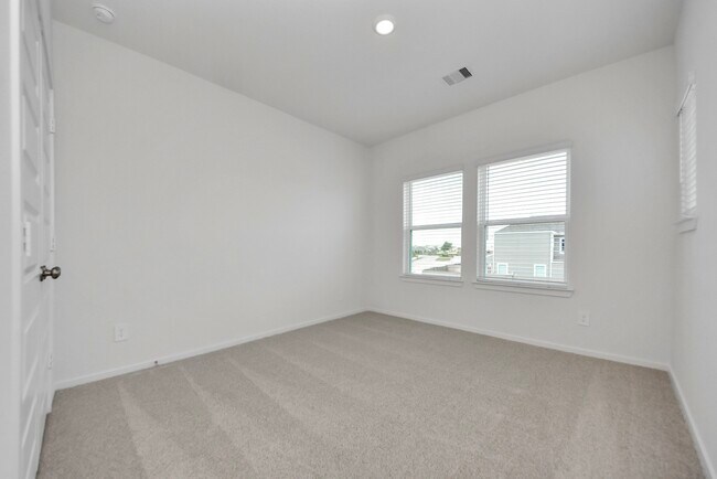 Building Photo - 1043 Cedar Pl Ln