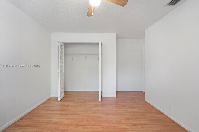 Building Photo - 11066 Longboat Dr