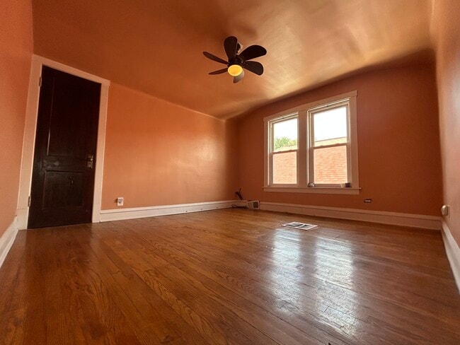 Building Photo - 4942 W Altgeld St