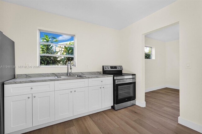 Building Photo - 130 NW 48th St