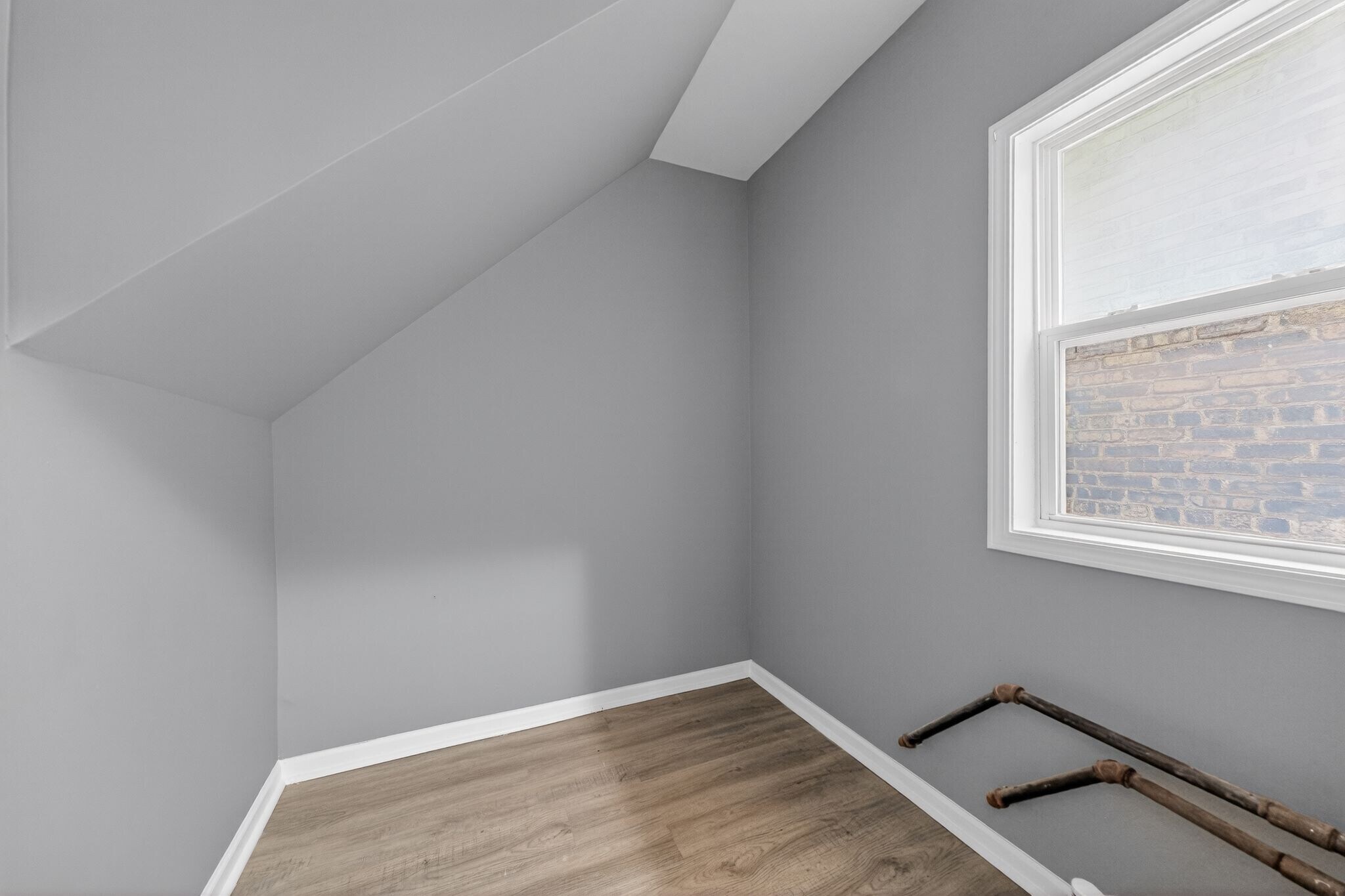 Building Photo - 8428 S Escanaba Ave