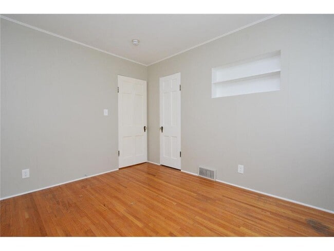 Building Photo - 155 Benton Ave