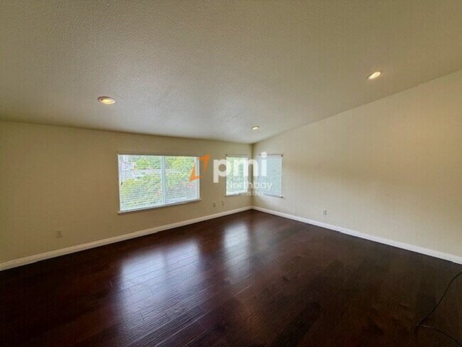 Building Photo - 732 Antiquity Dr
