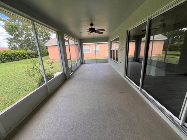 Building Photo - 4146 SW 47th Ct