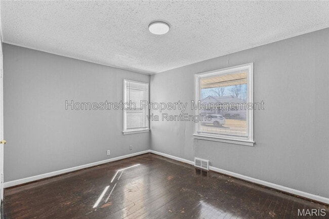 Building Photo - 7471 Sharon Dr