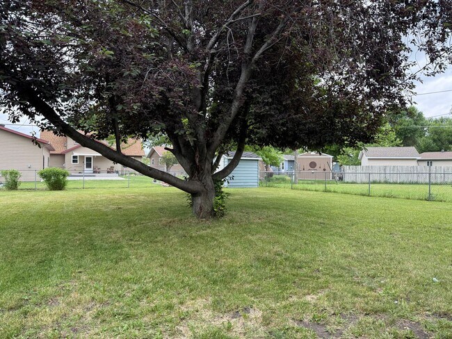 Building Photo - Available July 15th - West Fargo