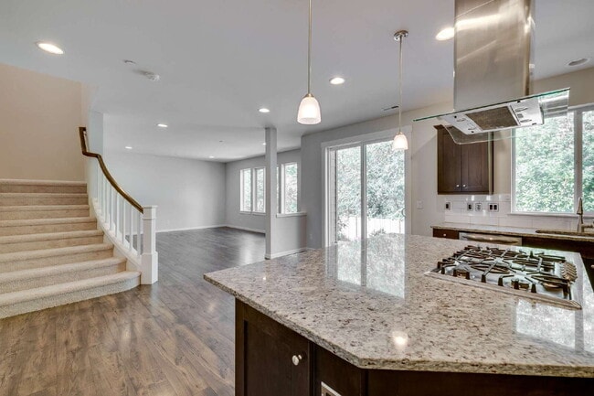 Building Photo - Stunning & Spacious Lynnwood Rental Available Now!