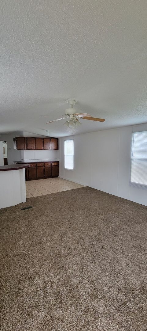 Building Photo - Ready to Move in