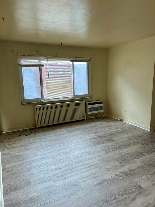 Building Photo - Top Floor 2 Bedroom Apartment  in Shadyside