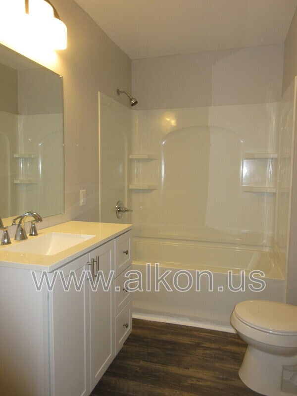 Building Photo - 2128 Eccles St