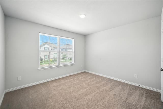 Building Photo - 700 Parkside Dr