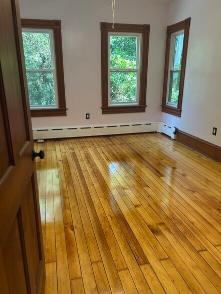 Building Photo - 1250 Gardners Neck Rd