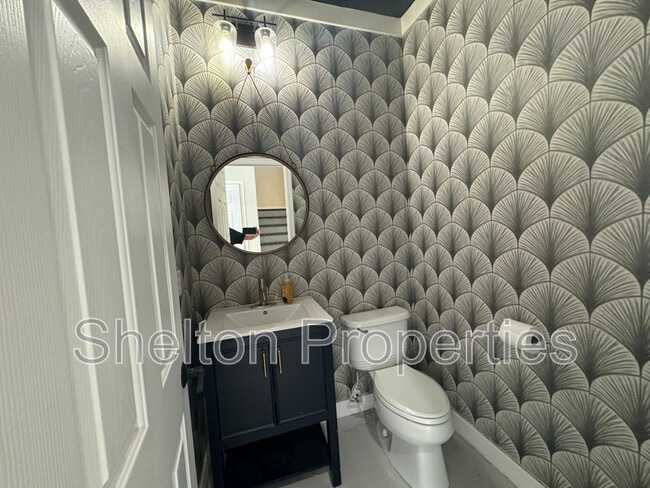 Building Photo - 20900 W Hamilton St