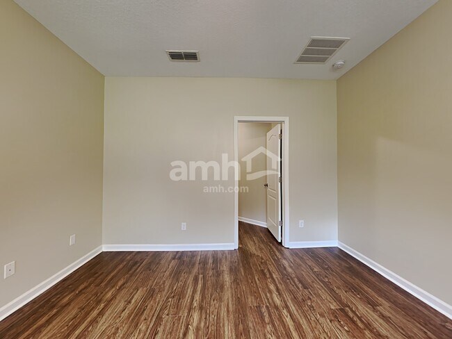 Building Photo - 795 Mosswood Chase