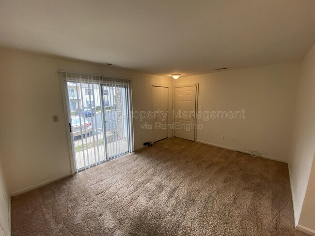 Building Photo - 76 Red Maple Ct